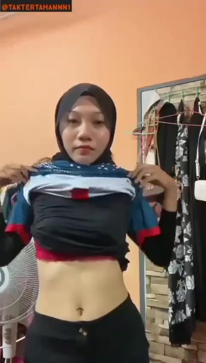 Virall!!! Hijab Cantik Pulang Jogging Lngsung C0lmek di Balkon Rumah Liar Banget New